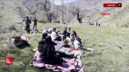 Hakkari'de terör nedeniyle boşalttıkları köyde 30 yıl sonra bayram kutladılar