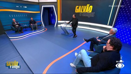 Ronaldo desconversa sobre Ancelotti e vê Brasil desesperado por ajuda