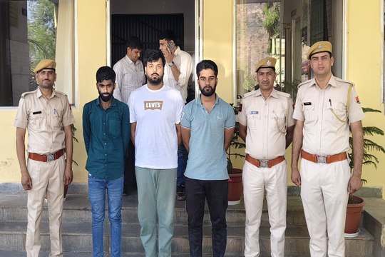 swm news...एमपी सीएम का फर्जी पत्र तैयार कर जिप्सी मांगने के मामले में तीन आरोपी दबोचे