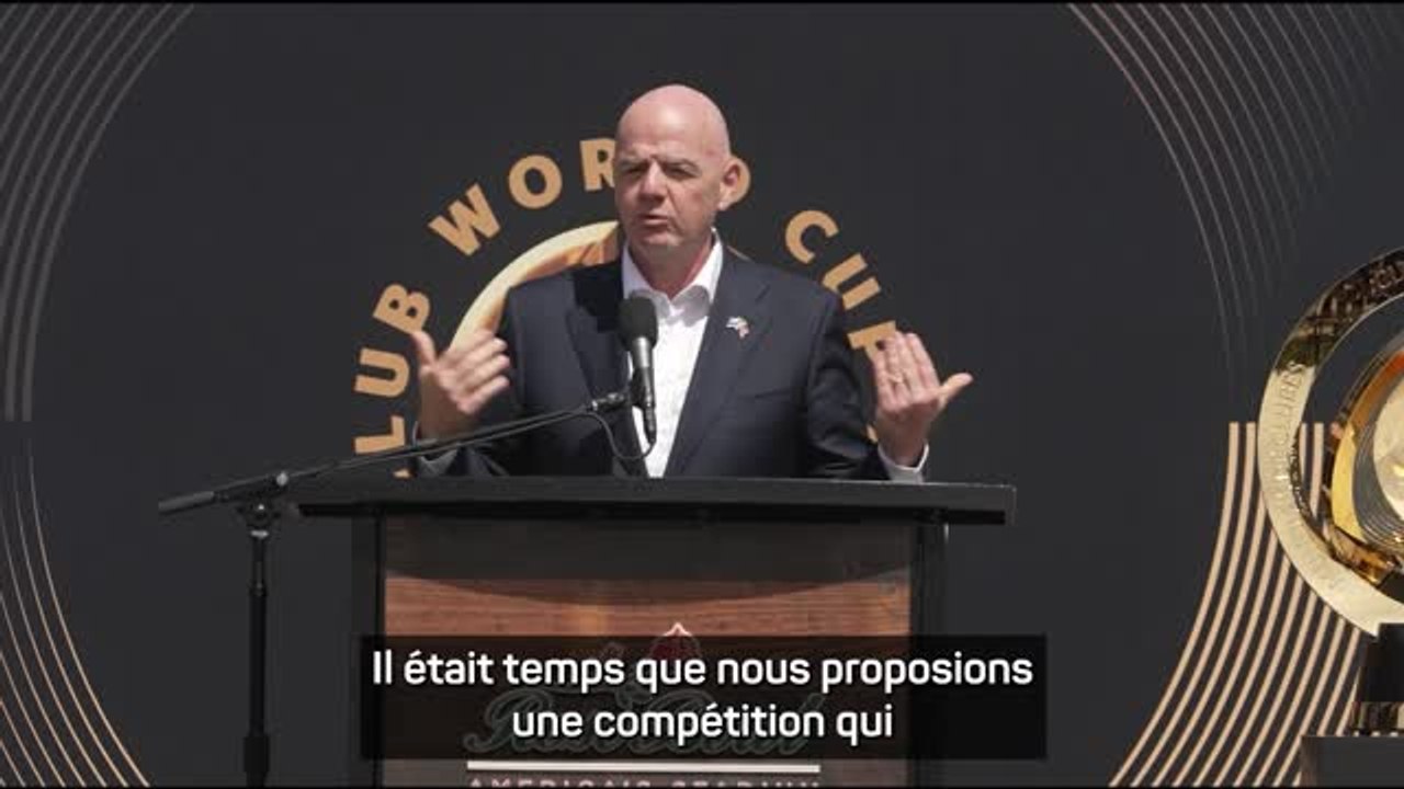 Coupe du monde des clubs - Infantino présente le nouveau trophée