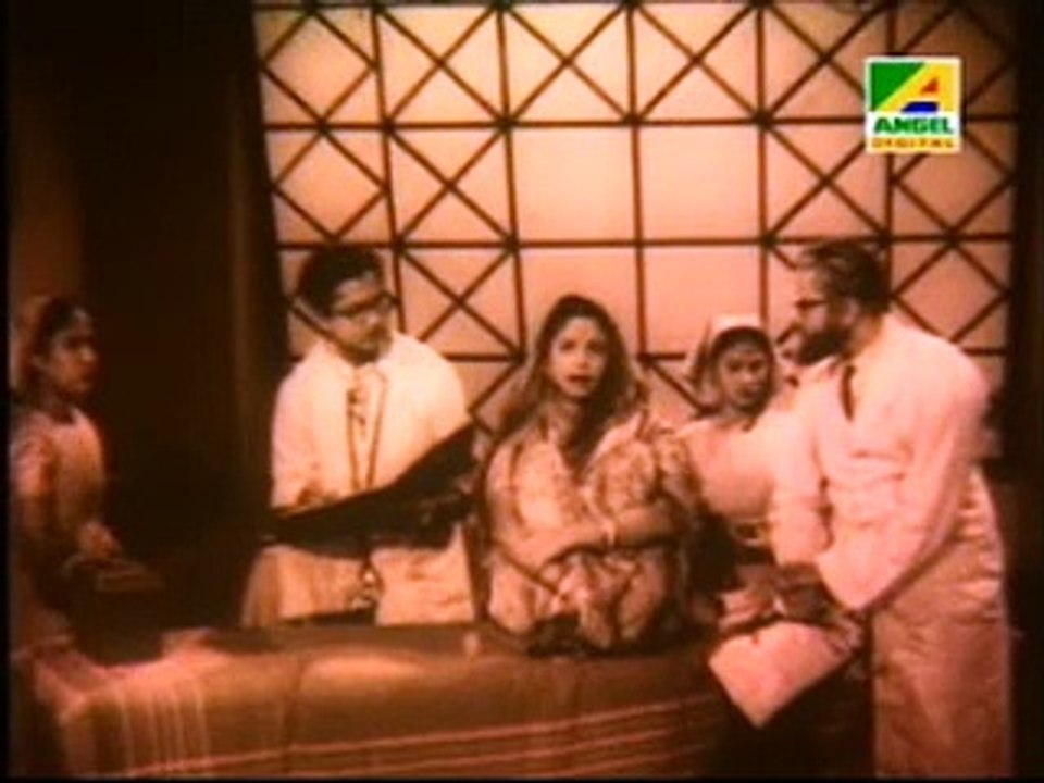 002-Part,2,Bangla Super Hit Film,Maraner Parey-Uttam Kumar-Suchitra Sen-Music,Sargam-Lyrics,Mohini Chowdhury- - 3of5