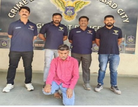 इसनपुर में एक वर्ष पूर्व हुई हत्या की गुत्थी सुलझी, आरोपी को पकड़ा