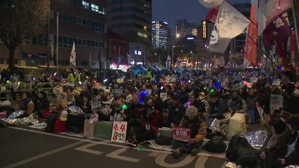 시민단체, '만장일치 파면' 탄원서 제출...조계종 스님들, 오체투지 / YTN