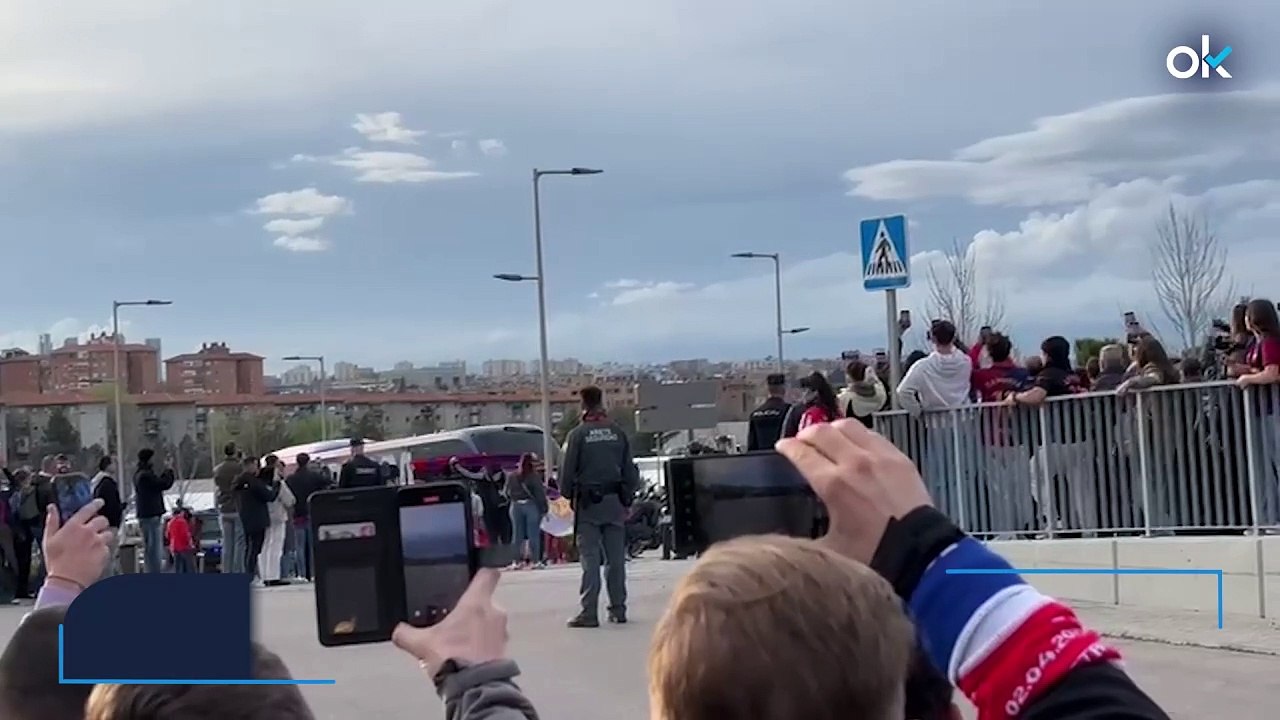 Como en casa: el Barcelona llega al Metropolitano entre aplausos y al grito de "¡¡Barça!! ¡¡Barça!!"