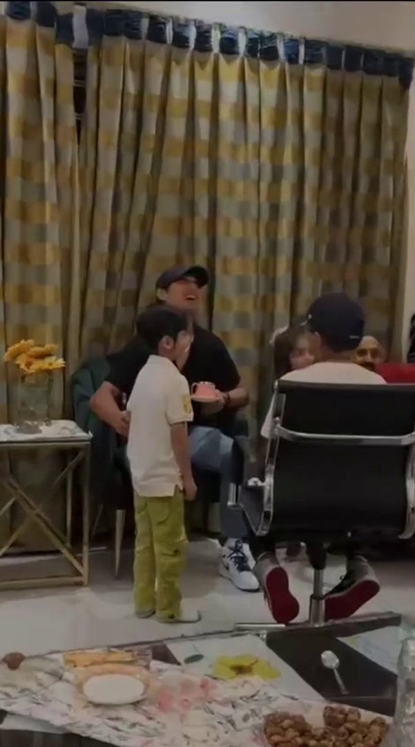 ⁣Naseem Shah PCB Celebrity Star with Raffat Rohan on dinner at home