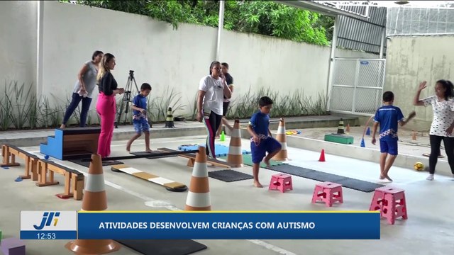 Atividades desenvolvem criança com autismo