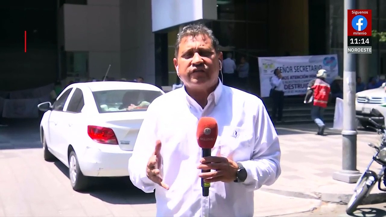 Bloqueo frente a SICT por parte de transportistas y comerciantes