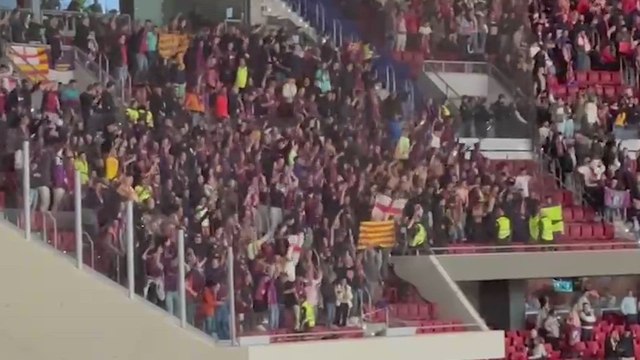 La afición del Barça en el Metropolitano se acuerda del Real Madrid tras el partido