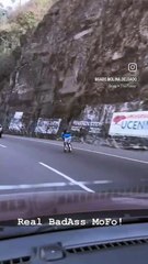 Captan a hombre bajando la 'Cuesta de la Virgen' en patines