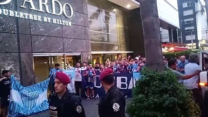 Hinchas de Godoy Cruz en Lima
