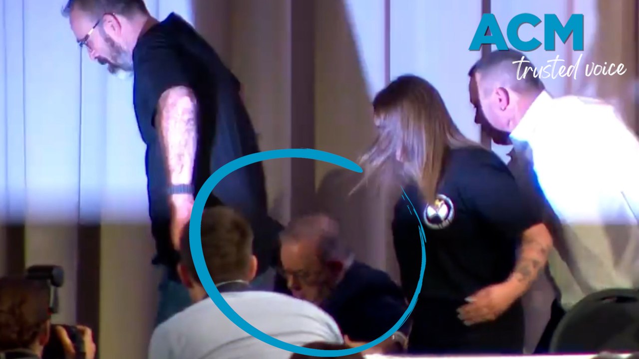 PM falls off stage in the Hunter Valley