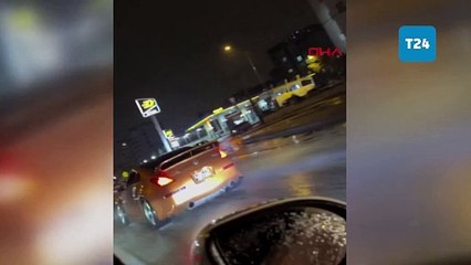 Yağmur sonrası kaygan zeminde drift attı!