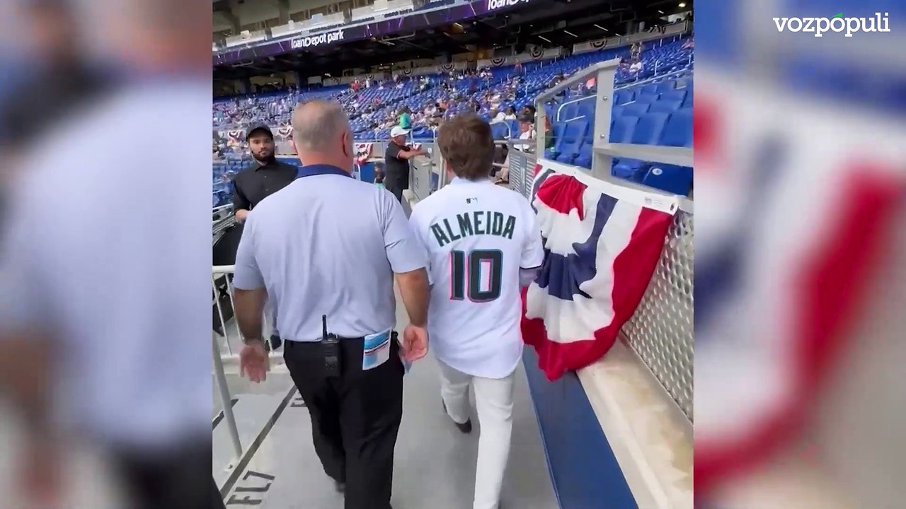 Almeida realiza el primer lanzamiento en el partido de los Miami Marlins vs Mets de Nueva York