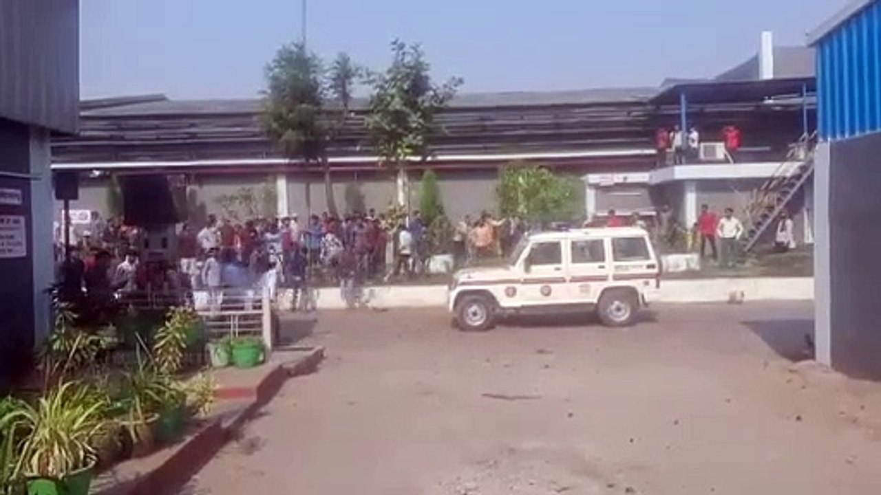 भीलवाड़ा में पुलिस पर हमला, गाड़ी पर किया पथराव...