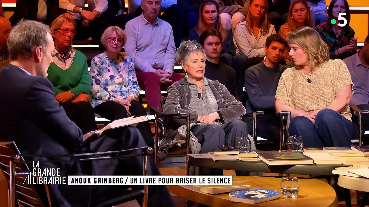 Anouk Grinberg est revenue sur sa propre histoire marquée par les violences sexuelles.