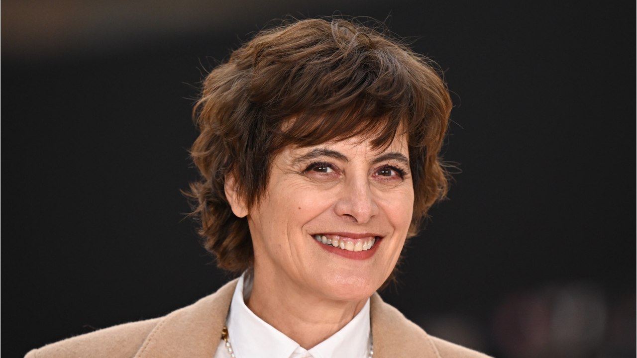 GALA VIDÉO - Inès de la Fressange maman fière de Nine et Violette : “Mes filles sont des bombes !”