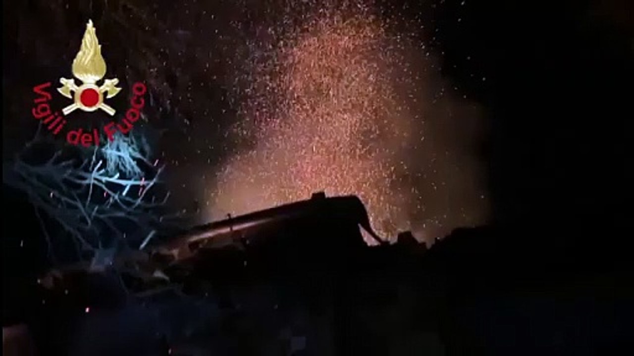 Incendio a Villa Fornasari: la dimora storica di Brunate distrutta dalle fiamme nella notte