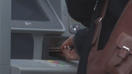 Une octogénaire donne près de 290 000 euros en main propre à un escroc