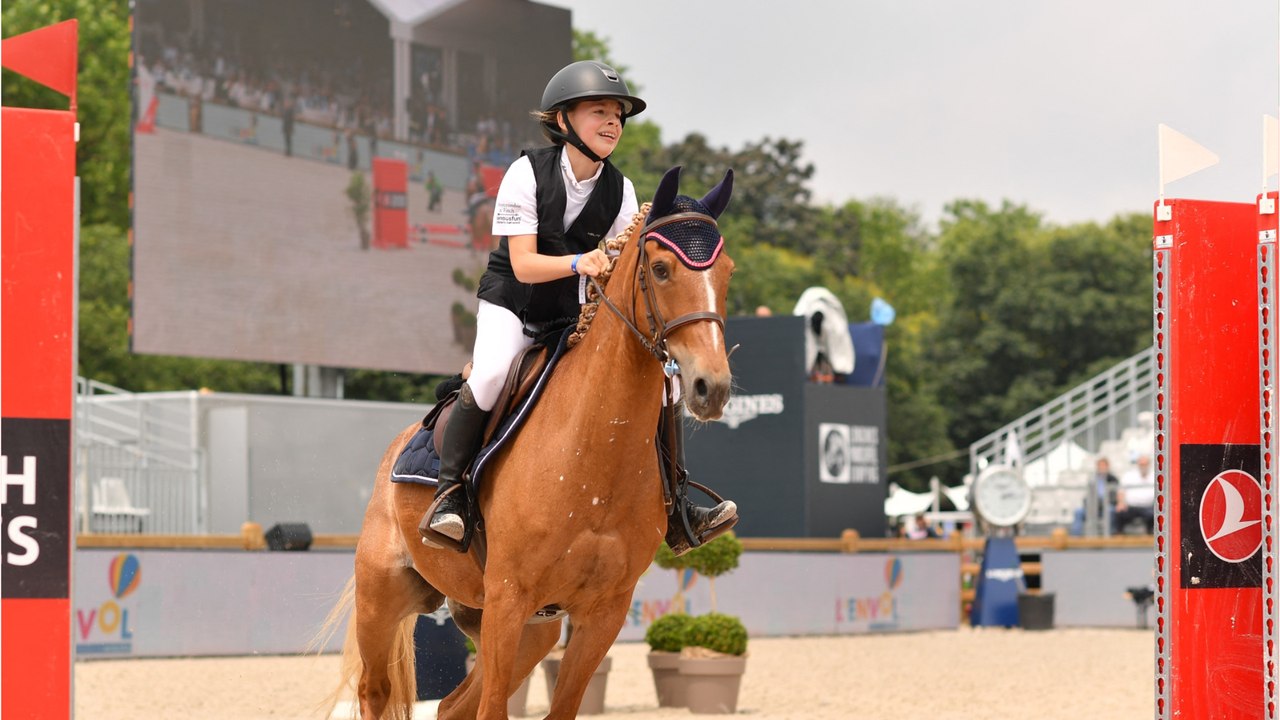 Giulia Sarkozy très proche de sa célèbre cousine et “fille de” : leur vidéo amuse les internautes !