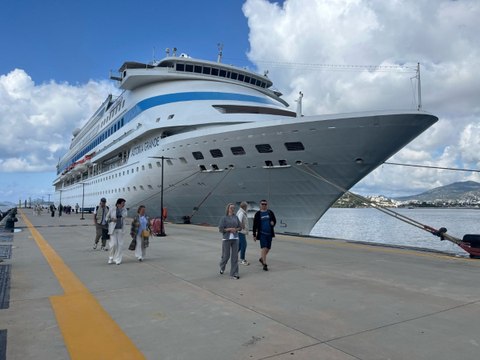 Kruvaziyer turizmi başladı: İlk gemi Bodrum'a yanaştı