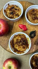 Crumble di mele e rabarbaro con cannella e vaniglia