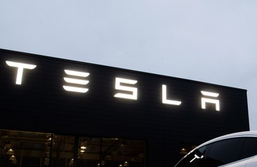 Tesla sees sales slump in the first three months of 2025