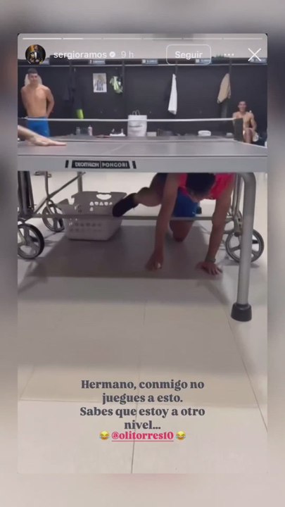 El vacile de Ramos a Oliver Torres tras perder al ping-pong