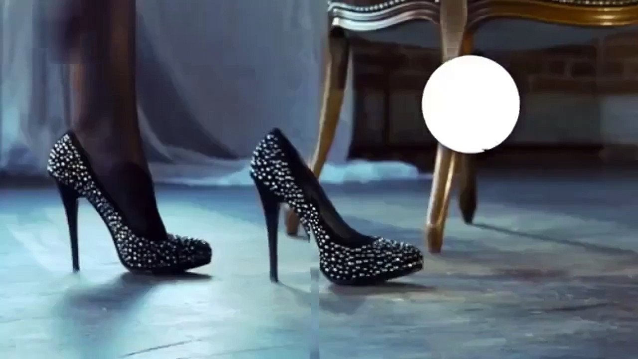 شاهدي عرض شانيل من التصاميم الراقية لربيع وصيف...