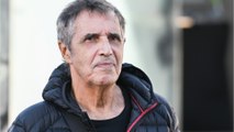 Julien Clerc de retour : son hommage tout en pudeur à son demi-frère Gérard, tragiquement disparu il y a plus d’un an