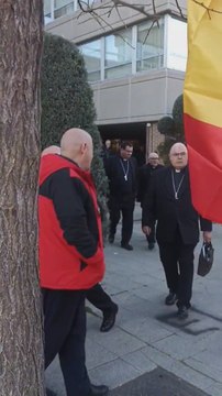 Un grupo de franquistas insulta a los obispos por no defender el Valle de los Caídos: ¡Judas!