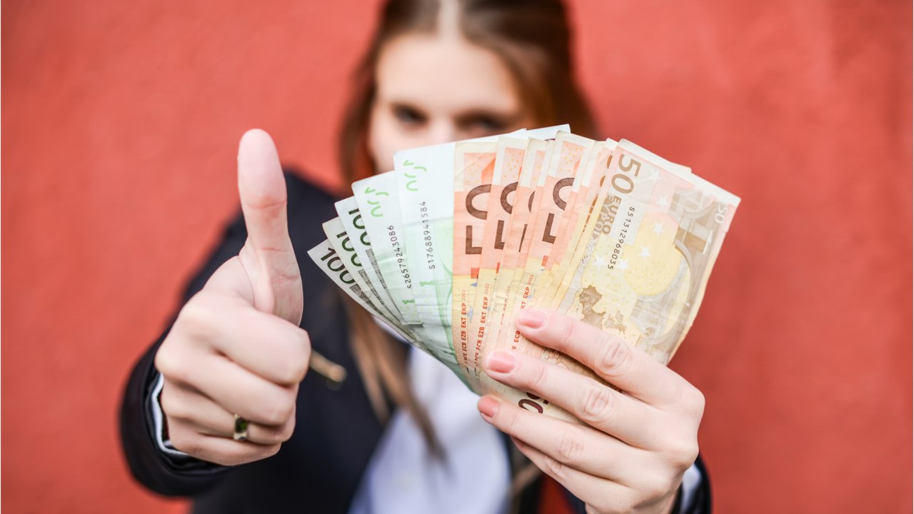 Revenu universel : définition, financement et enjeux