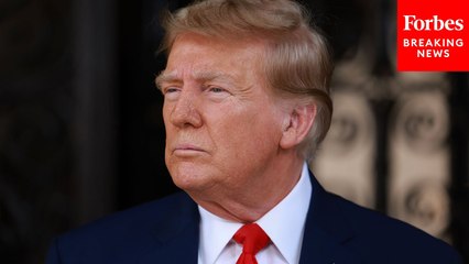 'There's No Evidence That It Works': Democratic Senator Rails Against President Trump's Tariffs