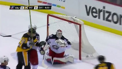 Penguins 16-17 Season - Kessel celebrates 800th game with trademark goal