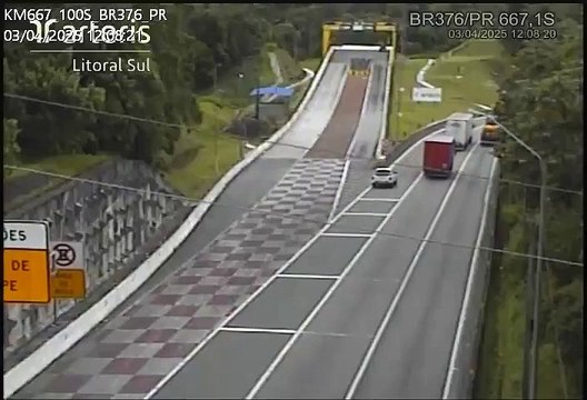 Em cinco horas, cenário se transforma e caminhões sem freios evitam o pior na BR-376