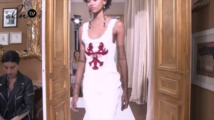 شاهدي أجمل تصاميم الفساتين بالتول والأورغنزا في عرض Schiaparelli