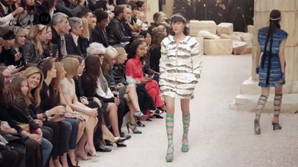 رافقي كارل لاغرفيلد وشانيل في رحلة شيّقة إلى الحضارة الإغريقية!