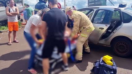 Após capotamento vítimas ficam feridas e Fox Paulistinha foge assustada no Parque Verde