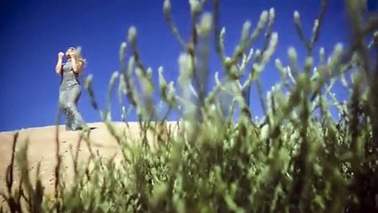 بالفيديو.. بعد رقصها أمام مسجد.. الراقصة تعتذر للمسلمين!