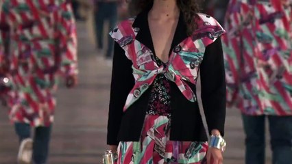 شاهدي رأي المشاهير بعرض أزياء شانيل كروز في كوبا