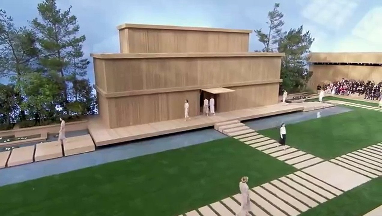 مجموعة شانيل لربيع وصيف 2016 بيئية وغنية بملامح...