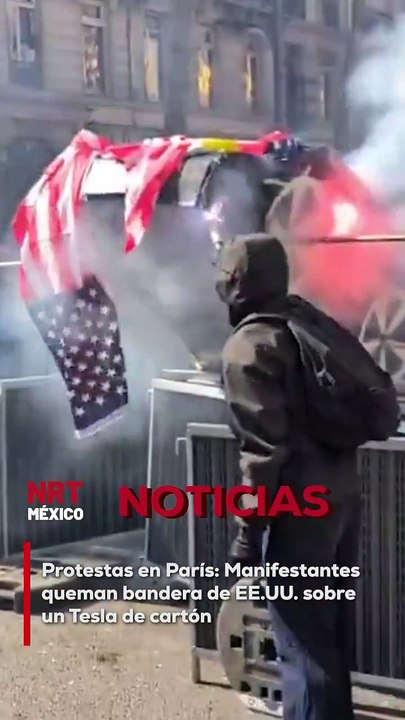 En medio de las protestas estudiantiles por los recortes en la financiación universitaria, manifestantes en París prendieron fuego a una bandera de EE.UU. sobre un Tesla de cartón, en señal de rechazo a las políticas económicas y educativas.