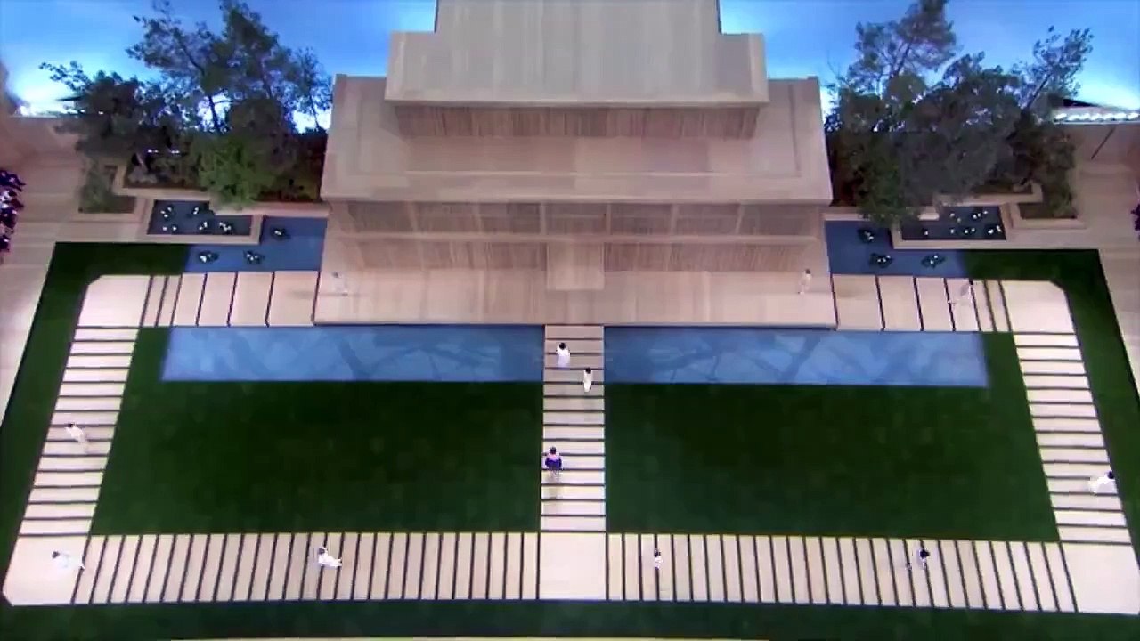 شاهدي رقي التصاميم في عرض شانيل للهوت كوتور في...
