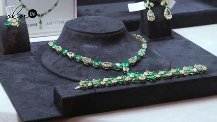 السعودية دانة العلمي تعرفنا على معروضات مزاد المجوهرات الفاخرة
