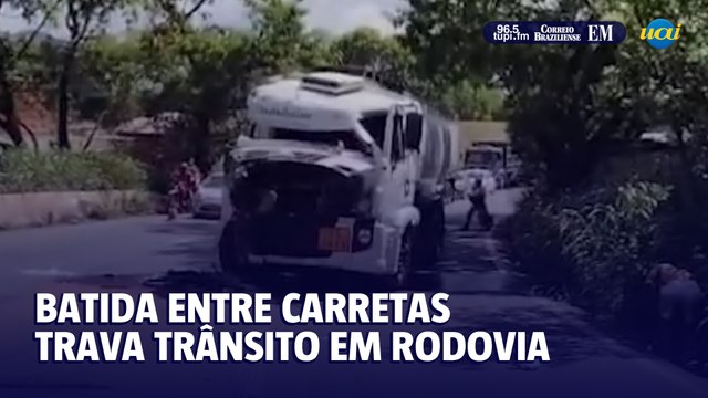 Batida entre carretas trava trânsito na BR-381, na saída de Belo Horizonte