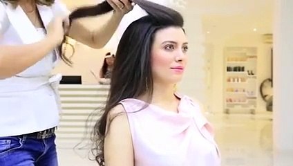 تسريحة الضفيرة الطويلة لاحتفالات نهاية العام