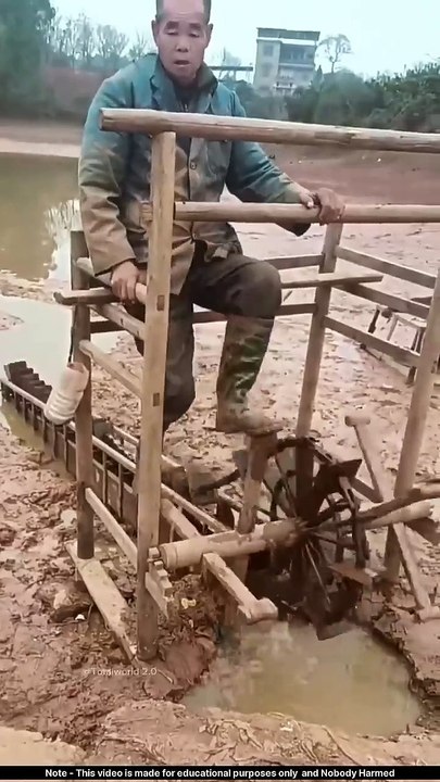 yahaan hotee hai bina bijalee ke sinchaee 🤯