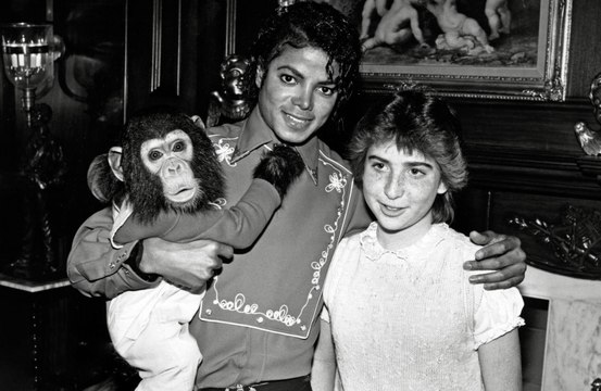 Bubbles, el querido chimpancé de Michael Jackson, ha cumplido 42 años