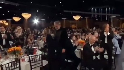 نيكول كيدمان تضع رامي مالك في موقف مُحرِج أمام الكاميرات في "غولدن غلوب"
