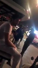 مقطع فيديو يوثق لحظة إنقاذ شخص كاد أن يغرق في بحر جدة