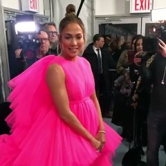 جينيفر لوبيز تفعلها: 11 إطلالة رائعة في يومين فقط!